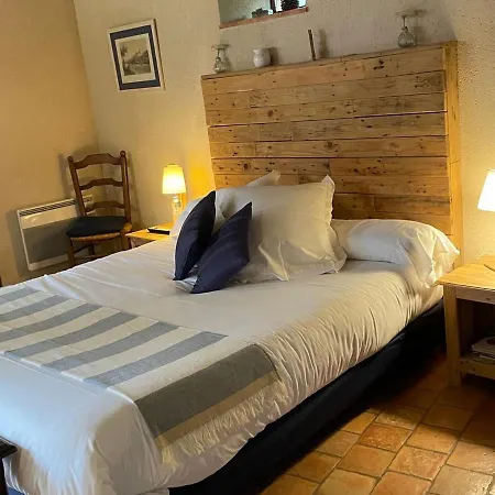 Charmantes D'hotes Avec Piscine Et Coin Cuisine Pres De L'abbaye De - Fr-1-410-404 Bed & Breakfast Solesmes (Sarthe)