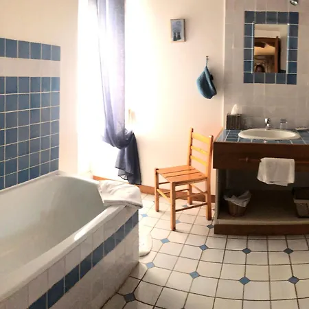 Charmantes D'hotes Avec Piscine Et Coin Cuisine Pres De L'abbaye De - Fr-1-410-404 Bed & Breakfast *