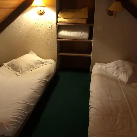 Charmantes D'hotes Avec Piscine Et Coin Cuisine Pres De L'abbaye De Solesmes (Sarthe)