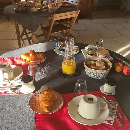 Charmantes D'hotes Avec Piscine Et Coin Cuisine Pres De L'abbaye De