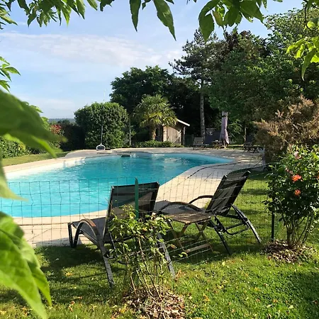 Charmantes D'hotes Avec Piscine Et Coin Cuisine Pres De L'abbaye De - Fr-1-410-404 * Solesmes (Sarthe)