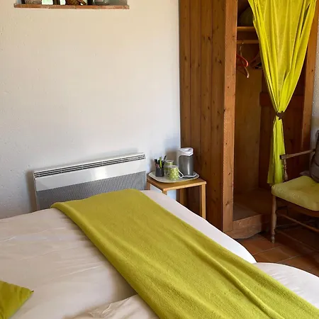 Bed & Breakfast Charmantes D'hotes Avec Piscine Et Coin Cuisine Pres De L'abbaye De - Fr-1-410-404 Solesmes (Sarthe)